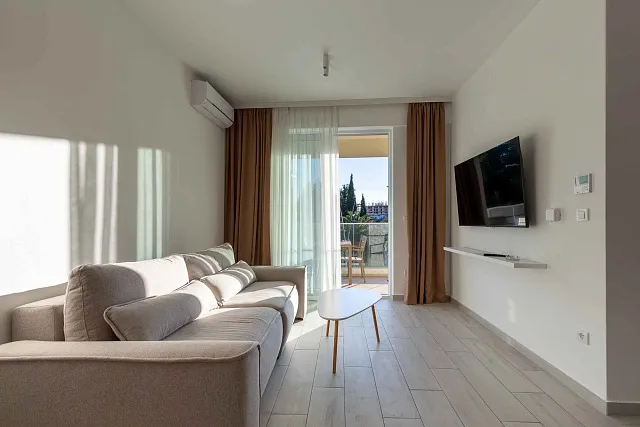 Exklusiver Verkauf eines komplett neuen Hotels in Budva